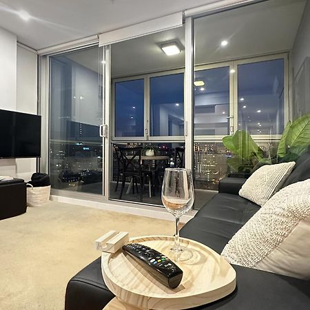 Sky View Apartment Cbd Skyline 2Br Apartment Balcony Spa Access Sleeps 6 Adelaide Exterior photo