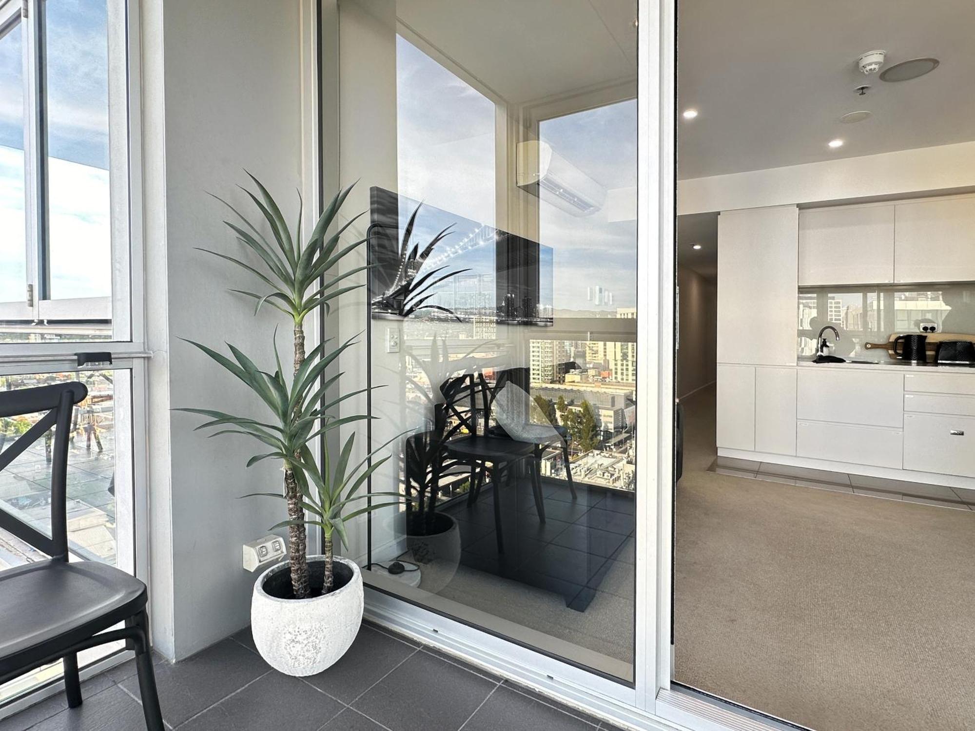 Sky View Apartment Cbd Skyline 2Br Apartment Balcony Spa Access Sleeps 6 Adelaide Exterior photo