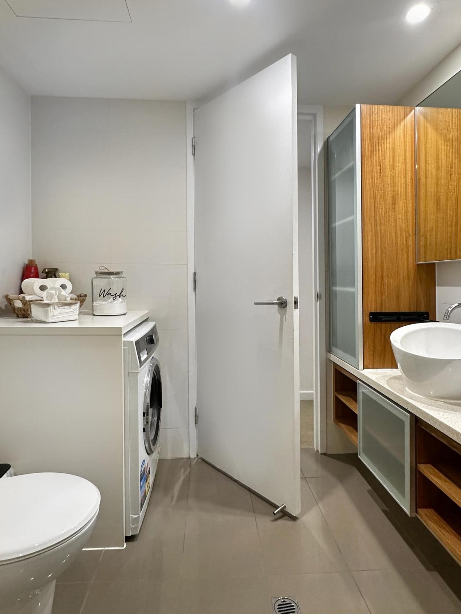 Sky View Apartment Cbd Skyline 2Br Apartment Balcony Spa Access Sleeps 6 Adelaide Exterior photo